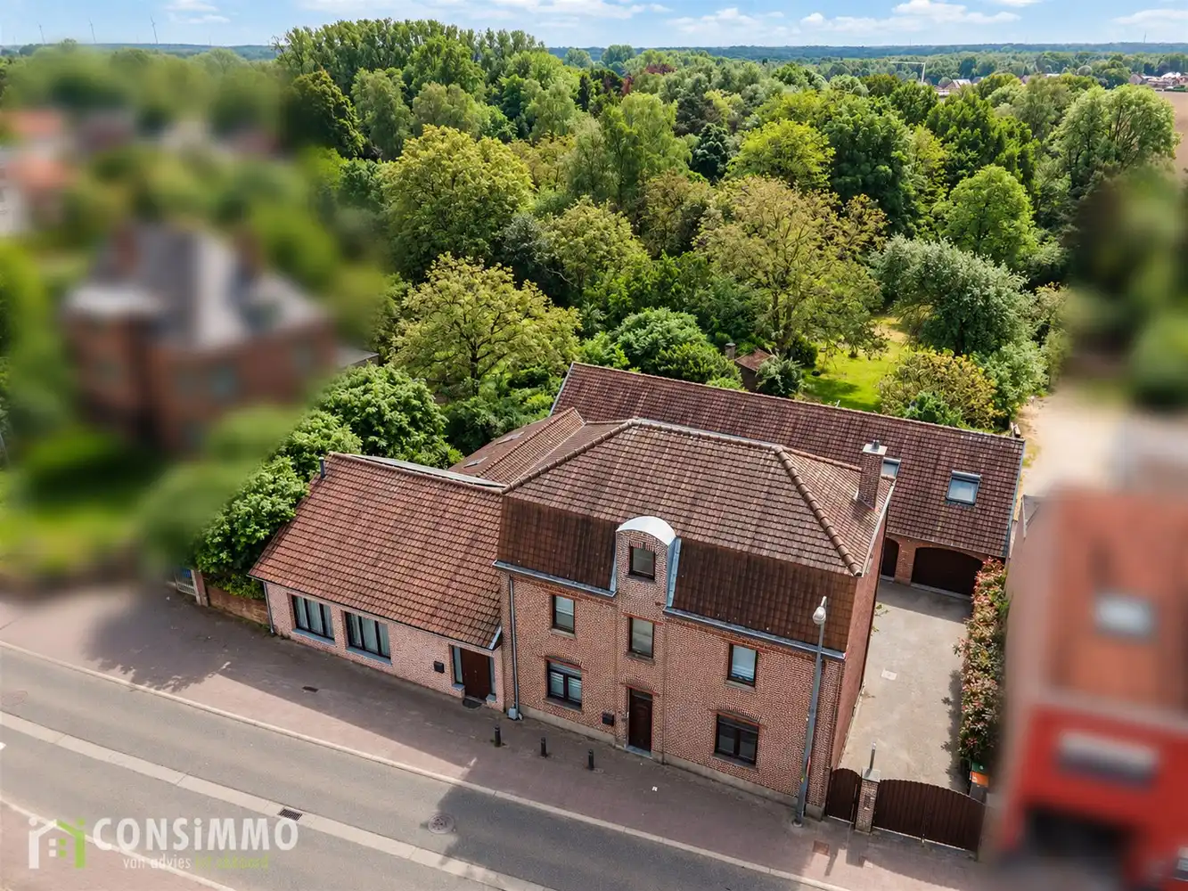 Uitzonderlijke eigendom op 41 are in hartje Opglabbeek – meerdere woningen, ruime bijgebouwen en tal van mogelijkheden! foto 2