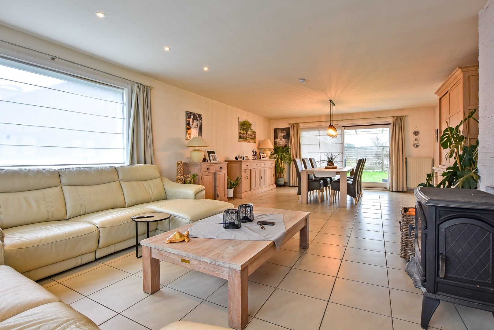 Prachtige alleenstaande villa met 4 slaapkamers op 599 m². foto 8