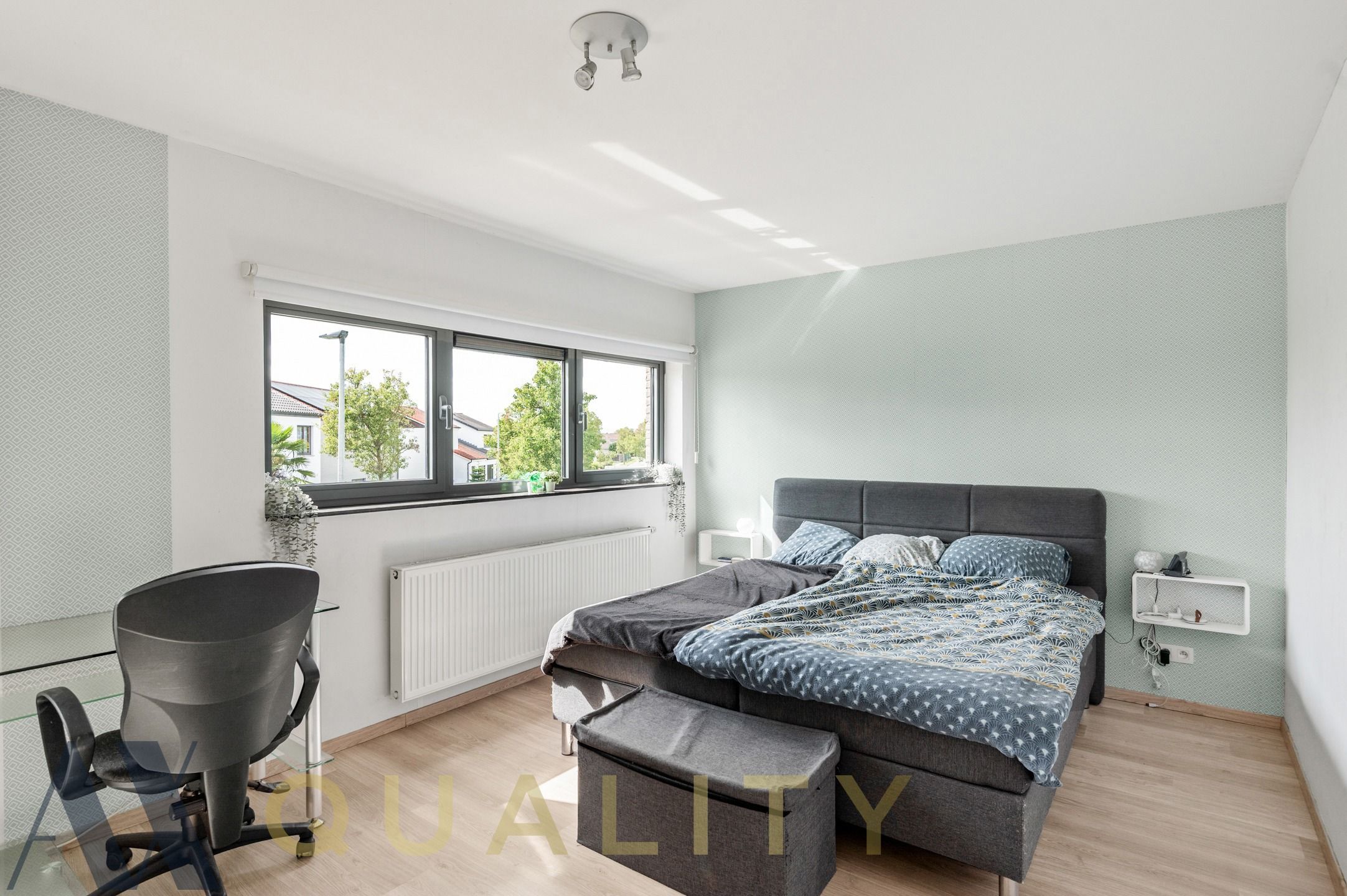 Instapklare recent energiezuinige (energielabel A) Half-open woning met  3 slpk. tuin en dubbele garage foto 12