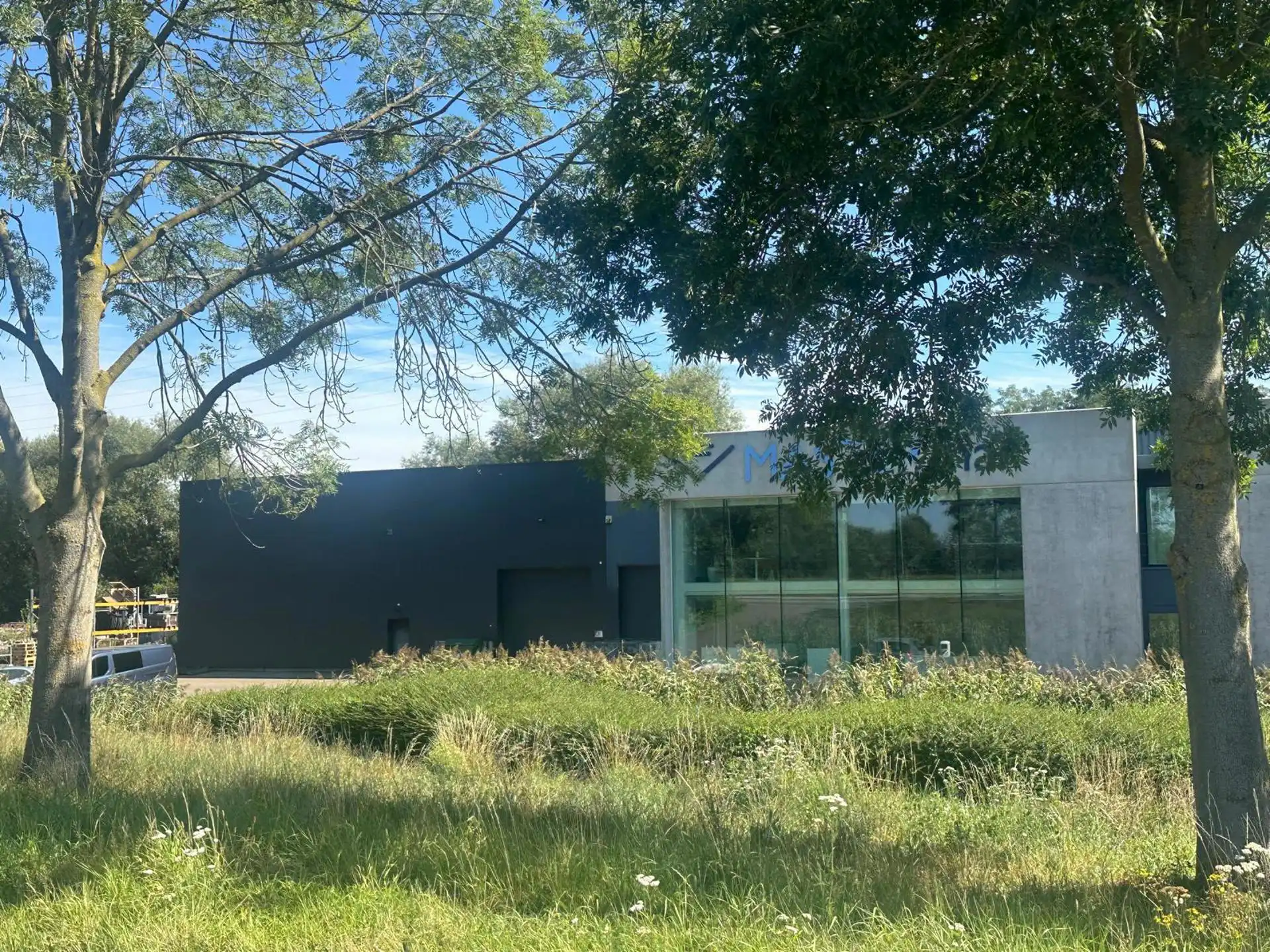 Bedrijfsvastgoed te huur foto {{pictureIndex}}