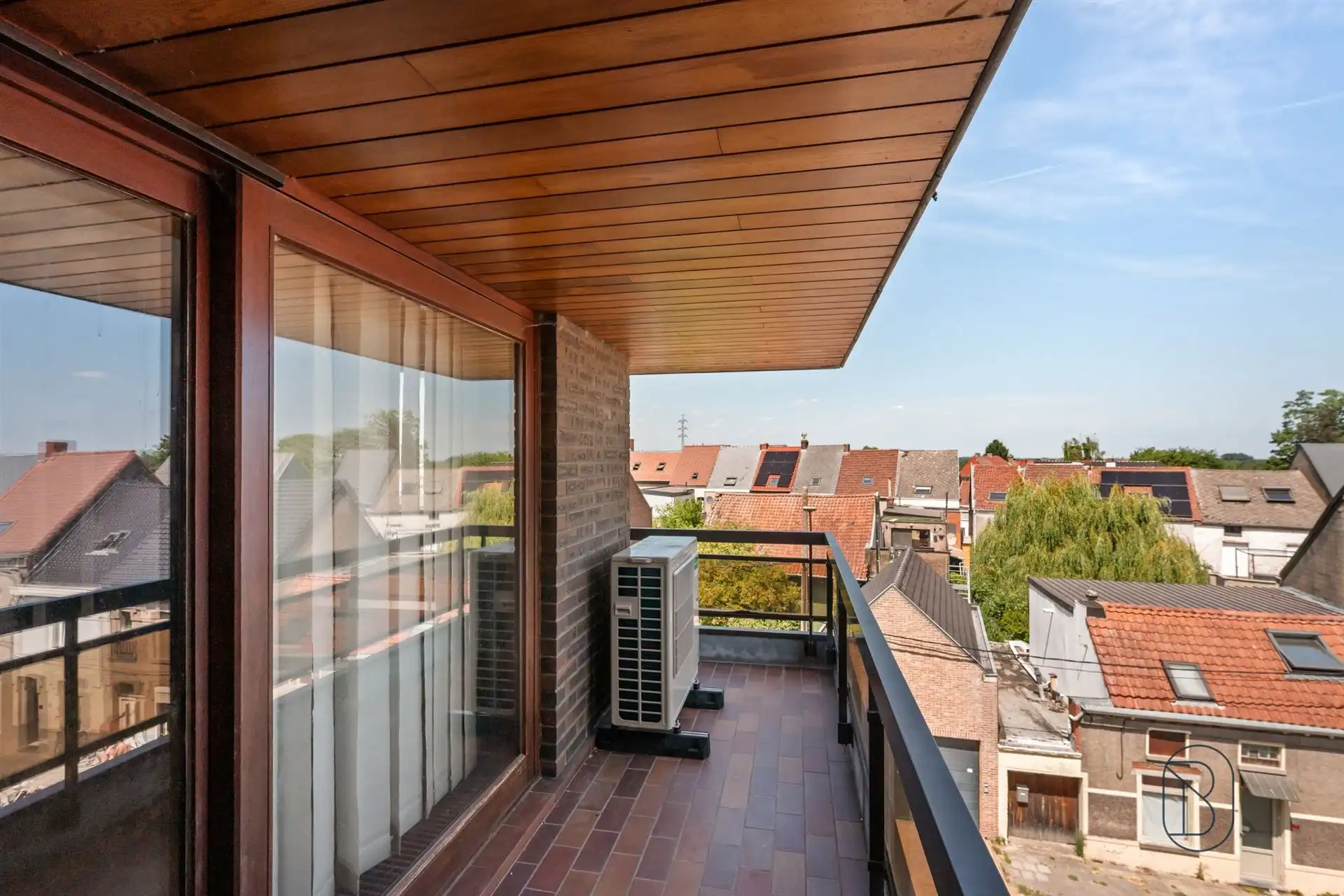 Leuk ruim appartement met terras  foto 3