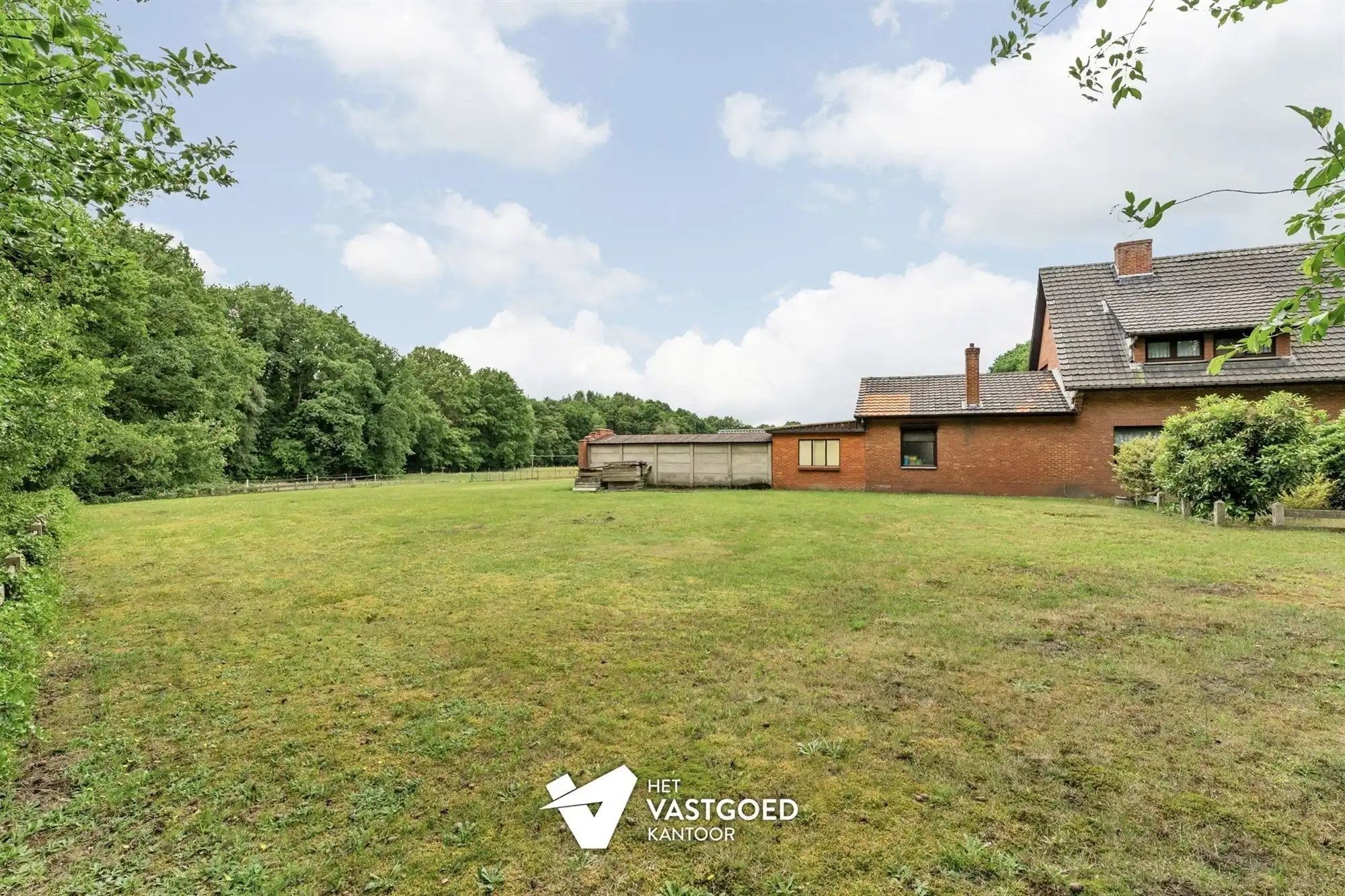 OP TE FRISSEN KARAKTERVOLLE WONING UITERST RUSTIG GELEGEN TEN MIDDEN VAN HET GROEN OP EEN PERCEEL VAN 20A16CA TE OOSTHAM foto 26