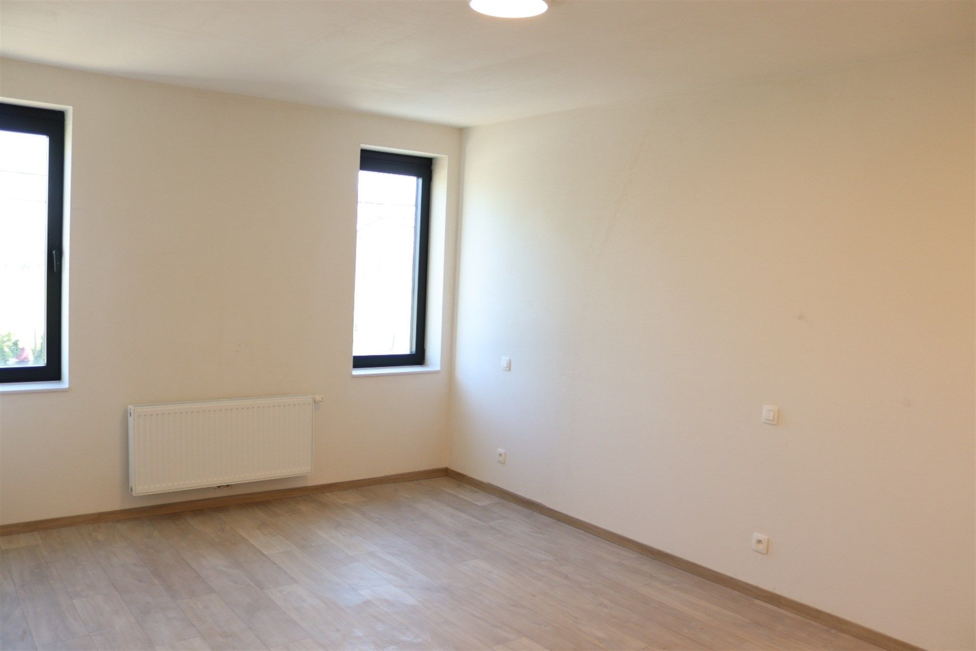 Ruime energiezuinige nieuwbouw woning op gunstige ligging. foto 18