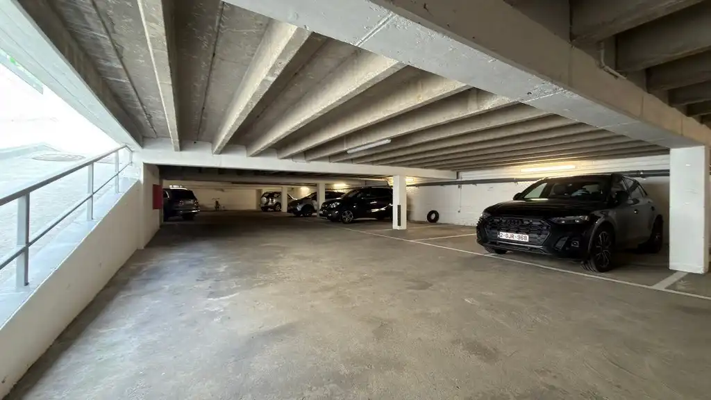 Ingedeelde kantoorruimte te huur nabij station Antwerpen-Centraal foto 15