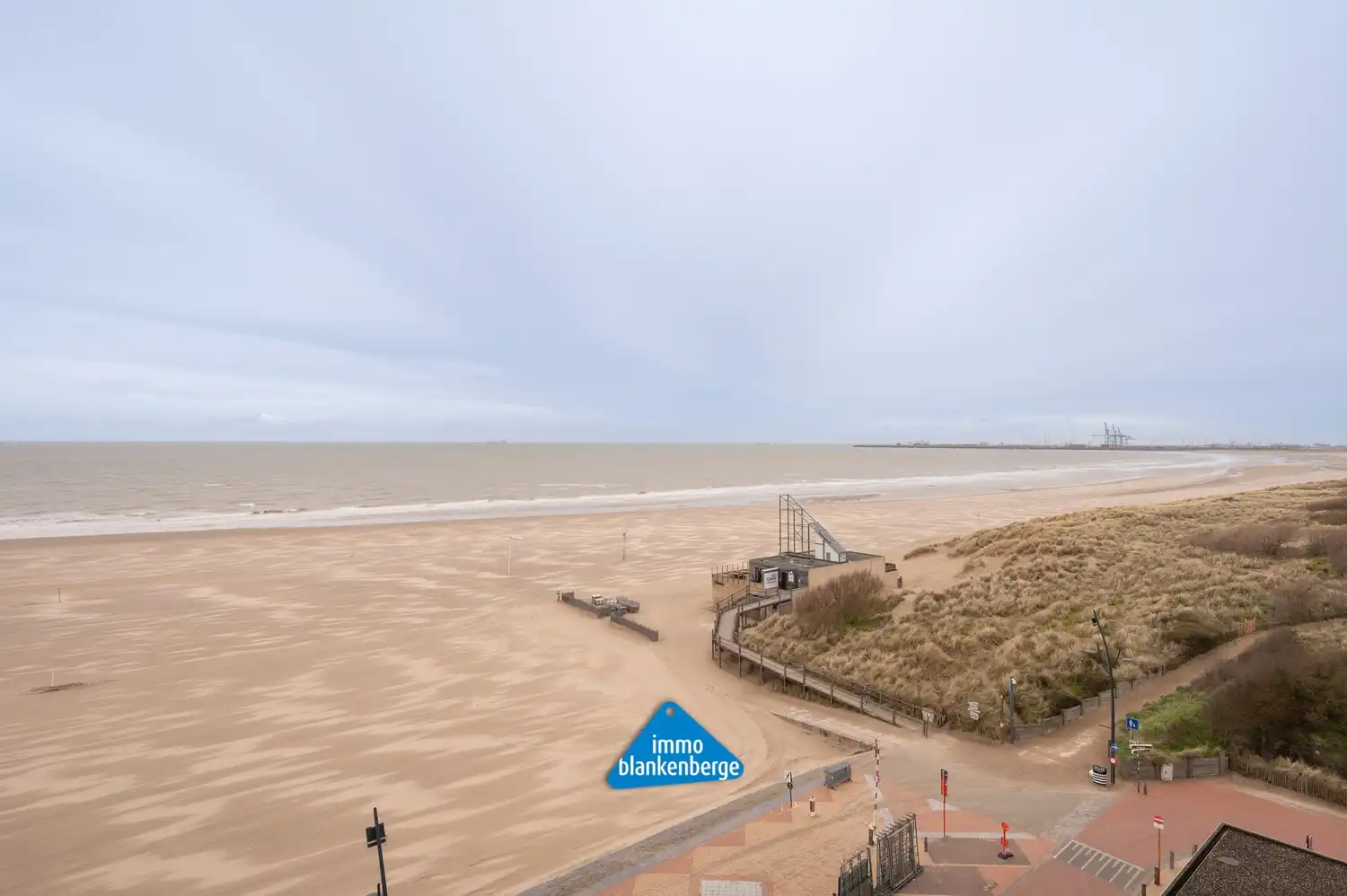 Tweeslaapkamer appartement op de Zeedijk foto 12