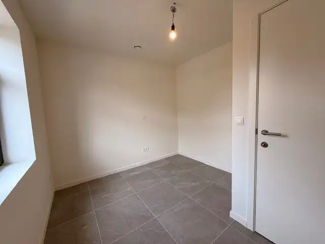 Halfopen nieuwbouwwoning met 4 slaapkamers gelegen te Opitter. foto 19