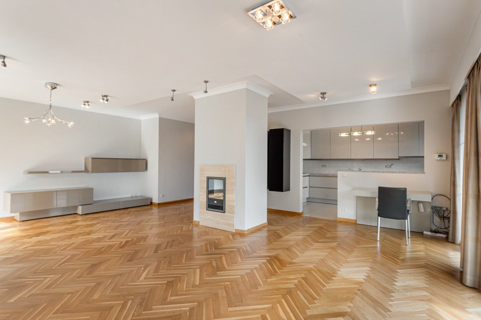 2 slpk appartement, 126 m², terras, autostaanplaats, kelderberging foto 4