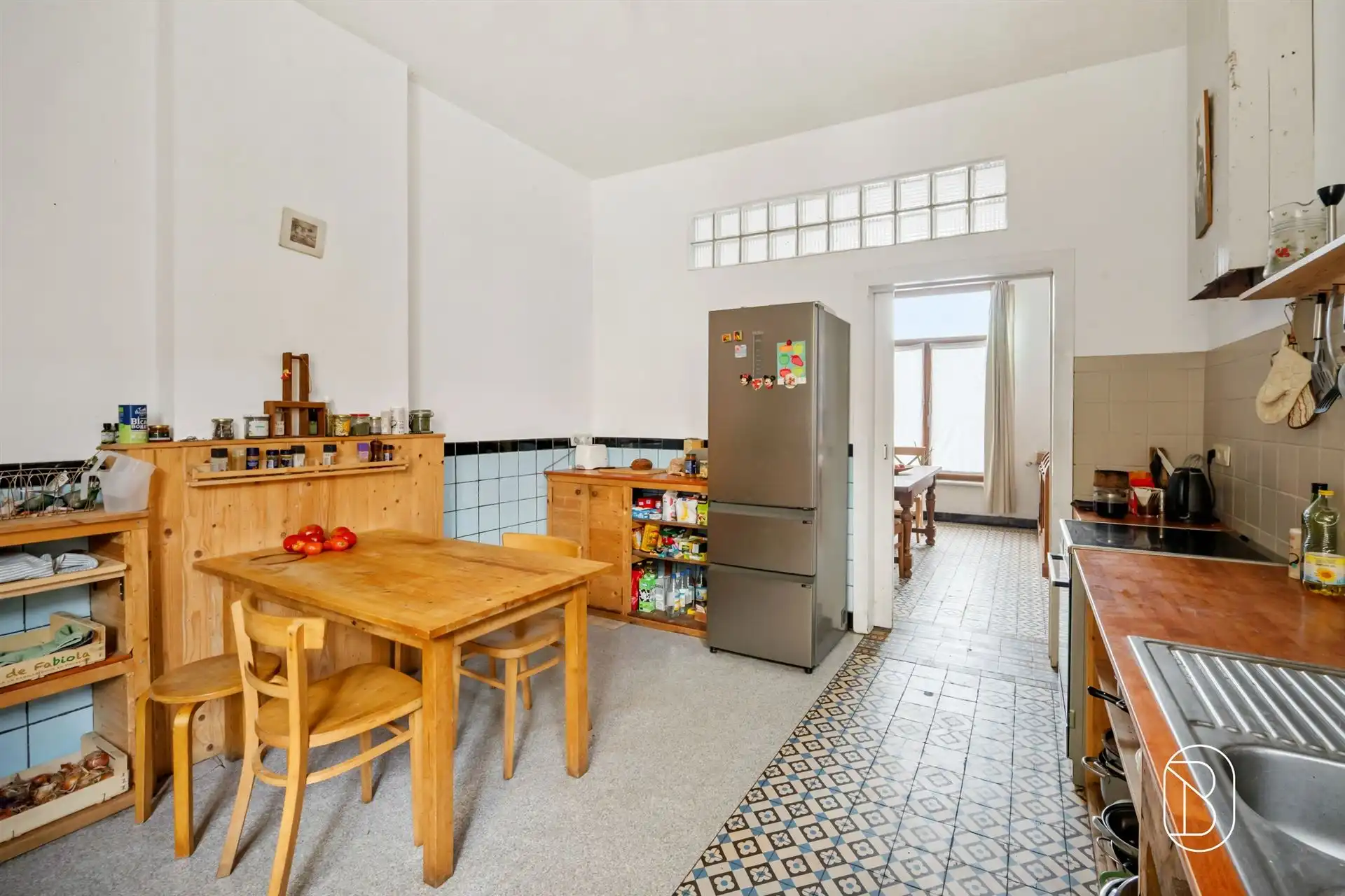 Grote woning met koer en 5 slk.  foto 3