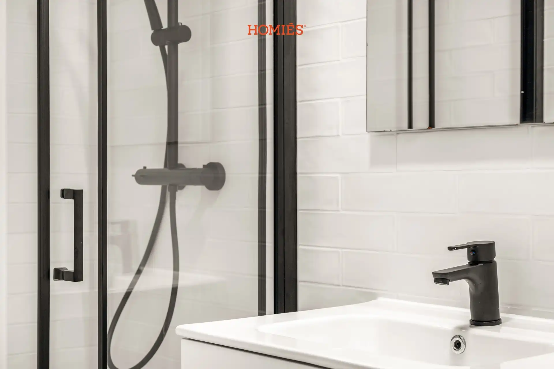 Ruime en lichtrijke studio op topligging in hartje Leuven foto 9