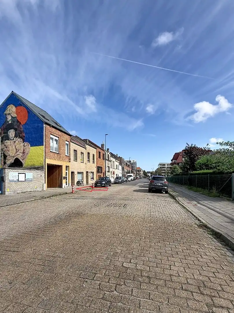 Gunstig gelegen ruime garagebox op wandelafstand van zee.  foto 4