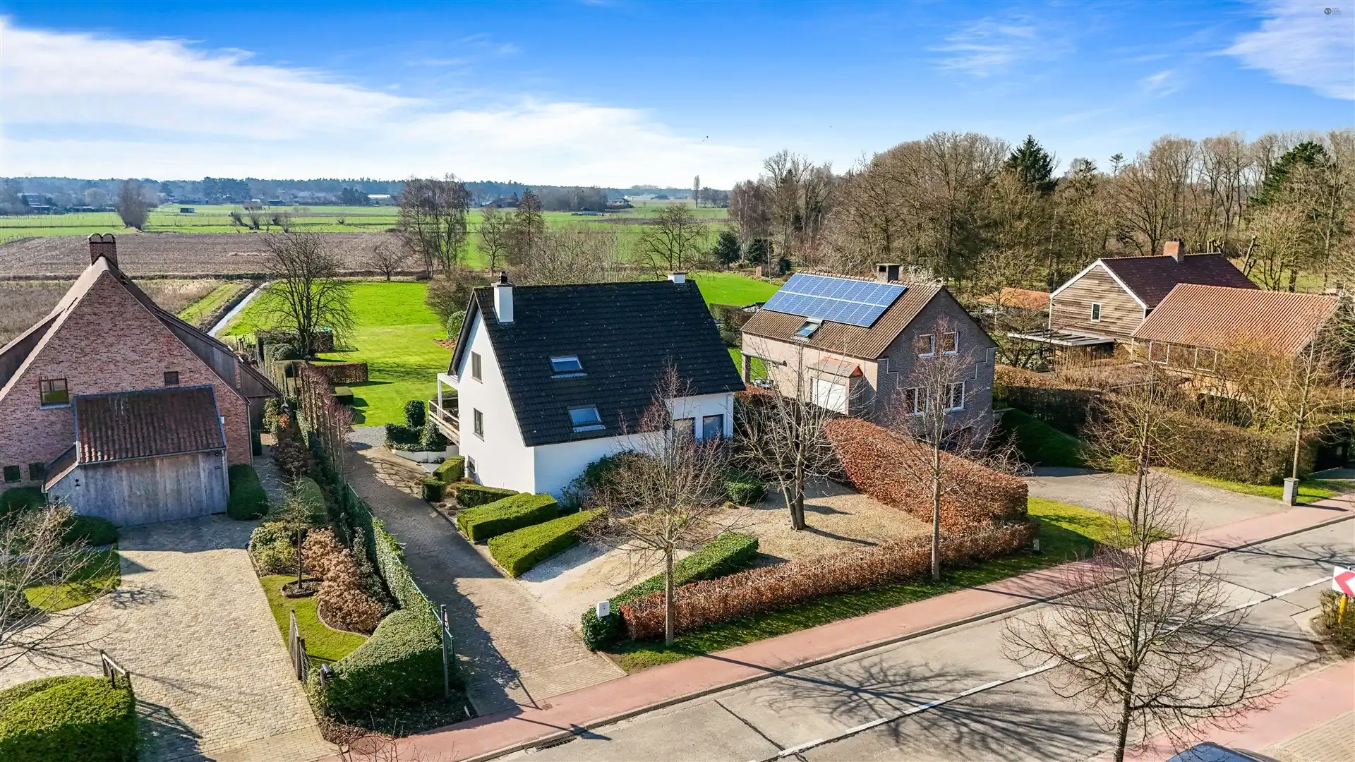 Open bebouwing op 5.402m² met fenomenaal uitzicht foto {{pictureIndex}}