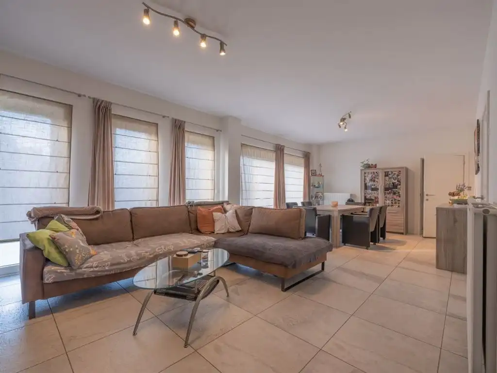 Modern gelijkvloers appartement met ruim terras en private tuin foto 7