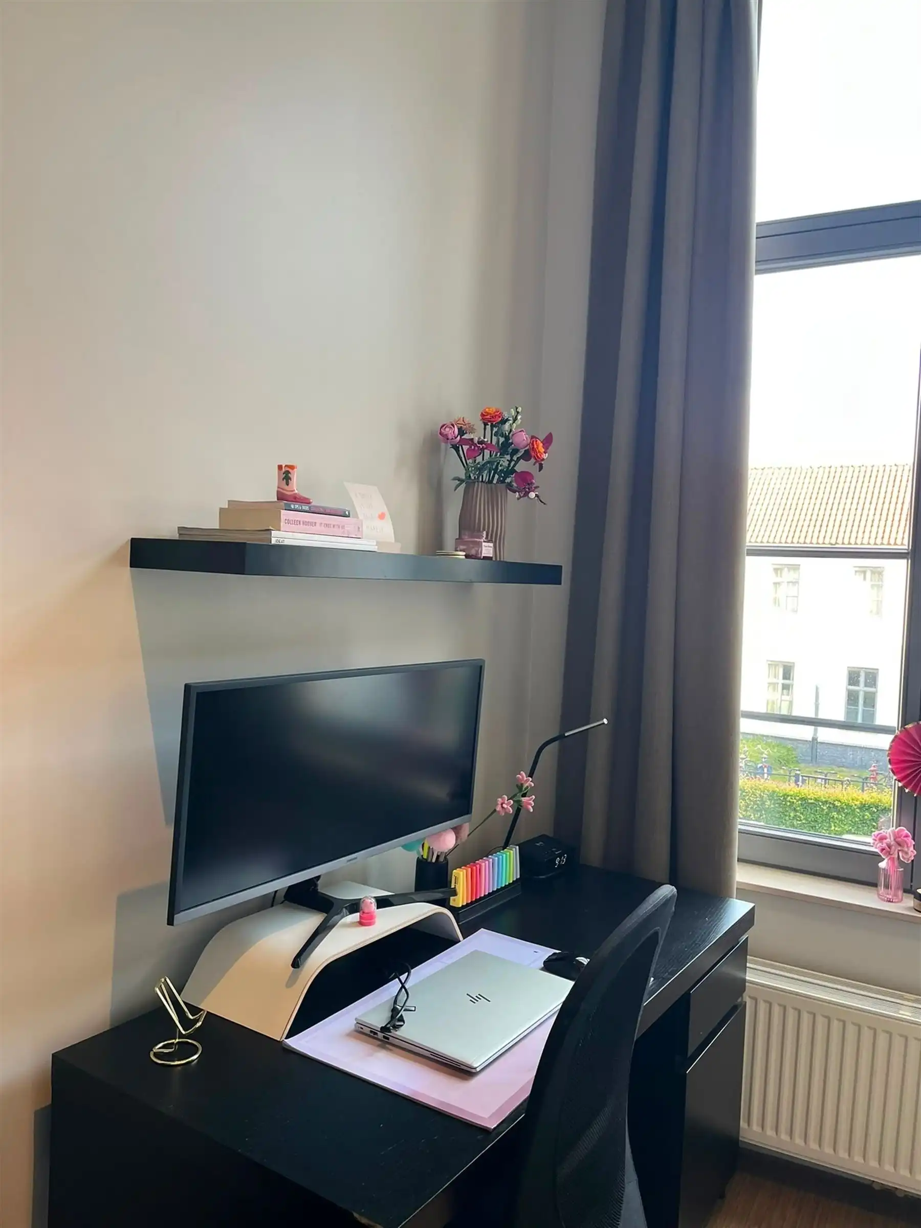 Ruime studenten kamer met eigen sanitair en keuken foto 5