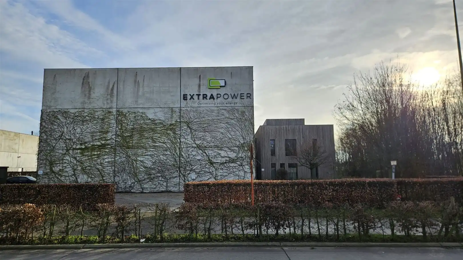 Magazijn + passief kantoorgebouw foto {{pictureIndex}}