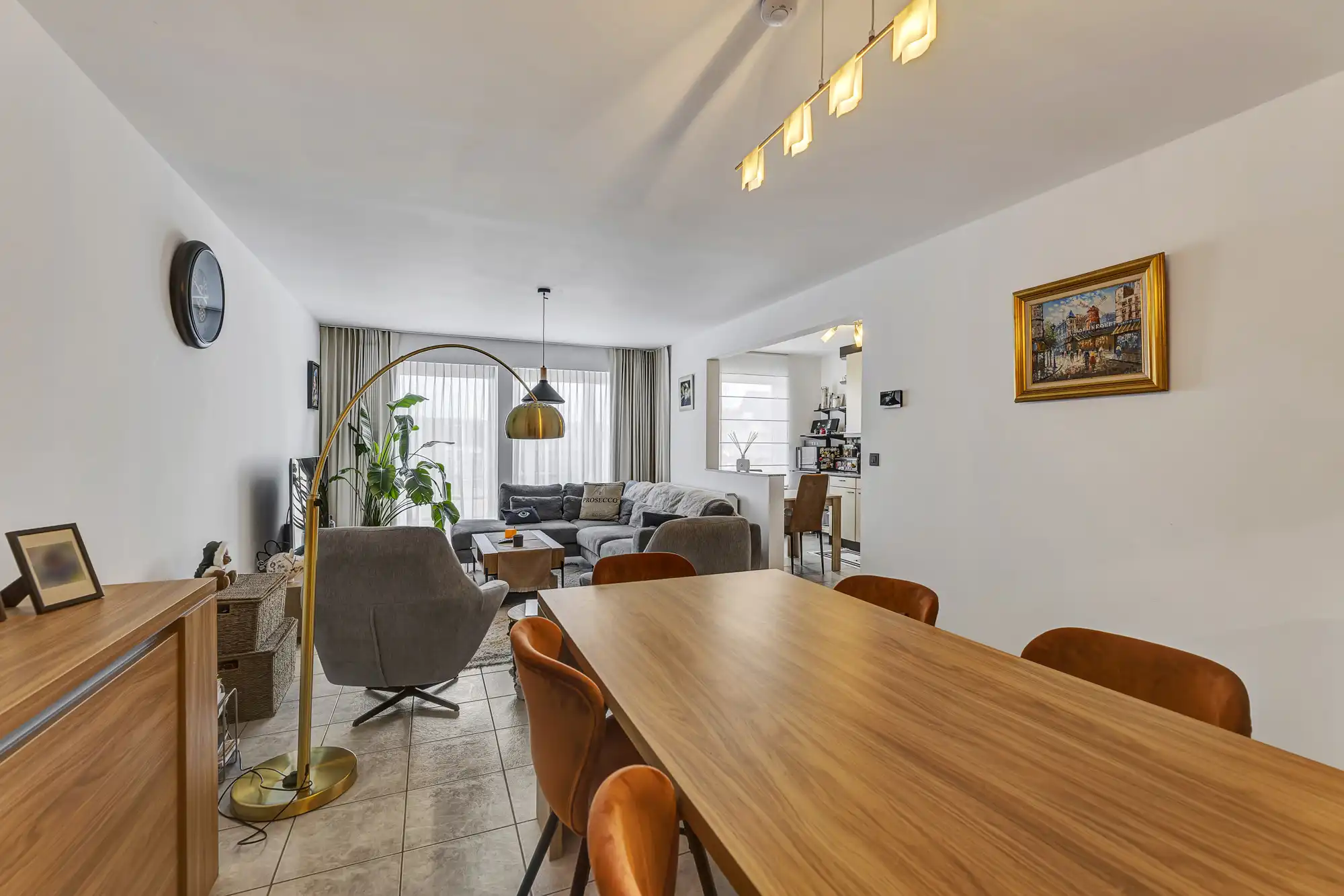 Instapklaar, centraal gelegen appartement met garage foto 3