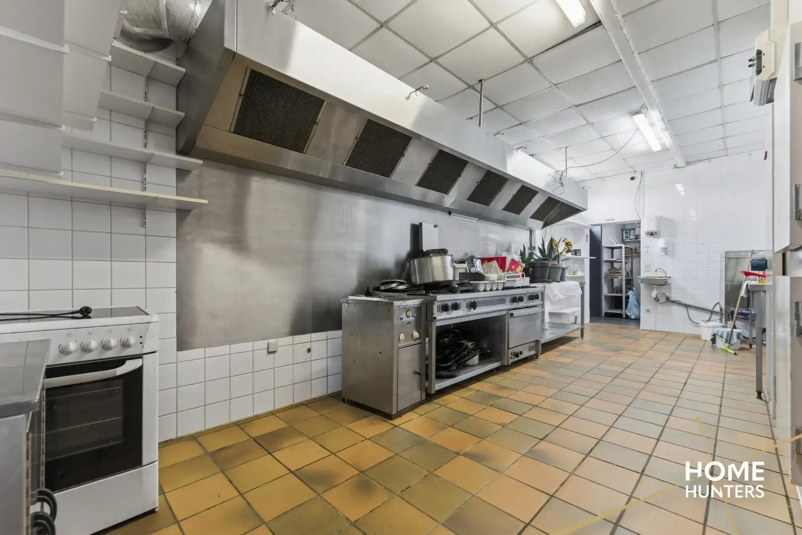 Unieke horecakans met enorme visibiliteit en potentieel – De Tommies, Dikkebusseweg 341 foto 9