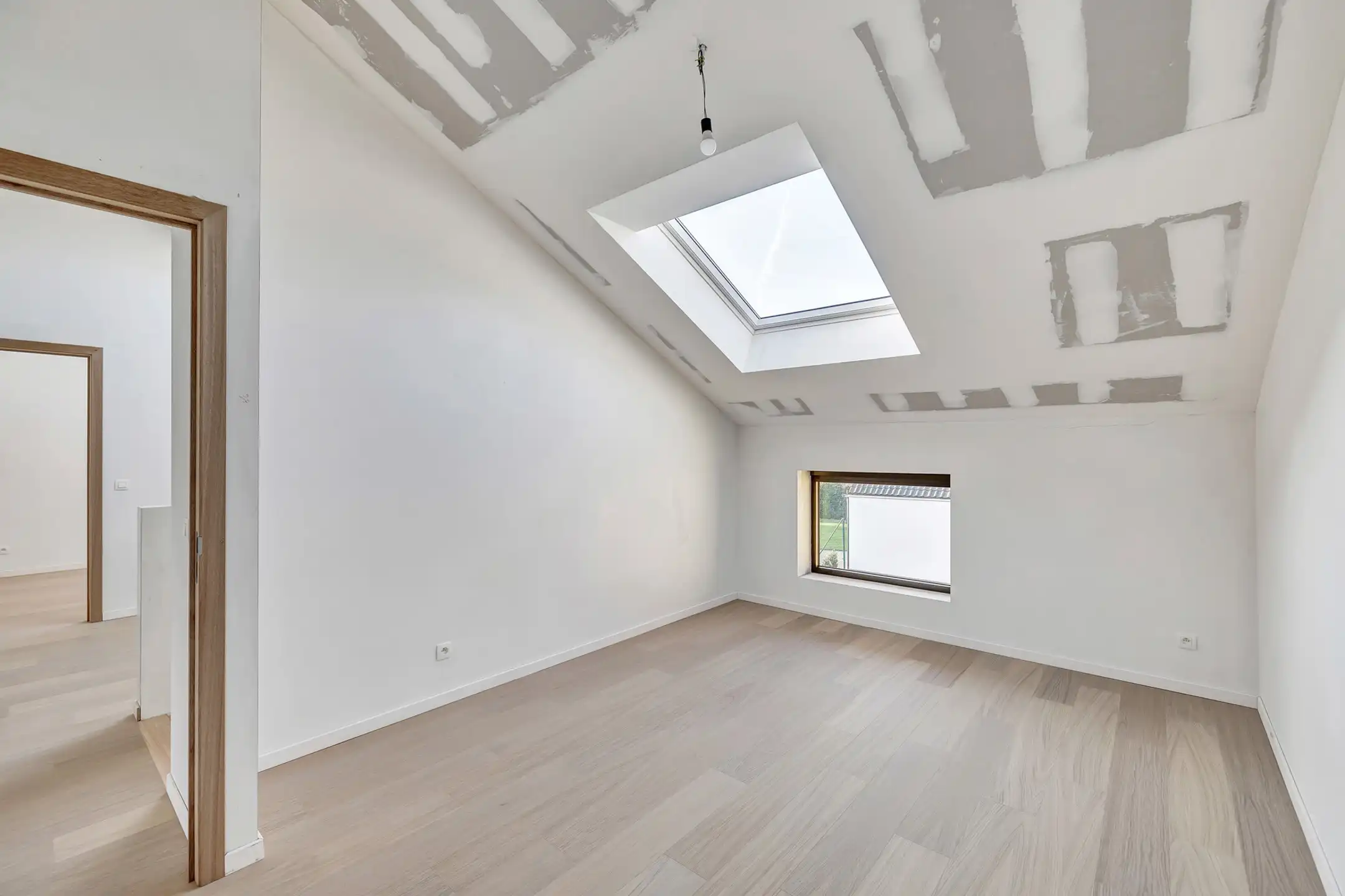 Prachtige nieuwbouwwoning in uniek woonerf foto 20