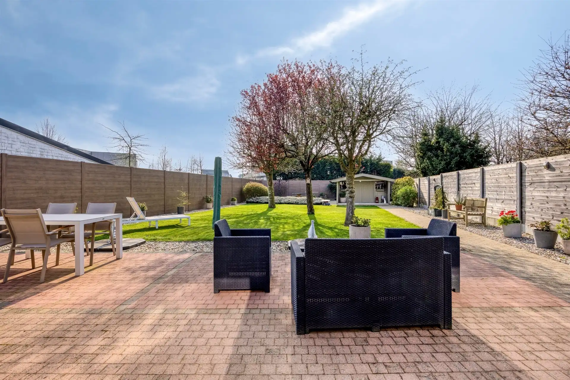 Zeer nette bungalow woning foto 24