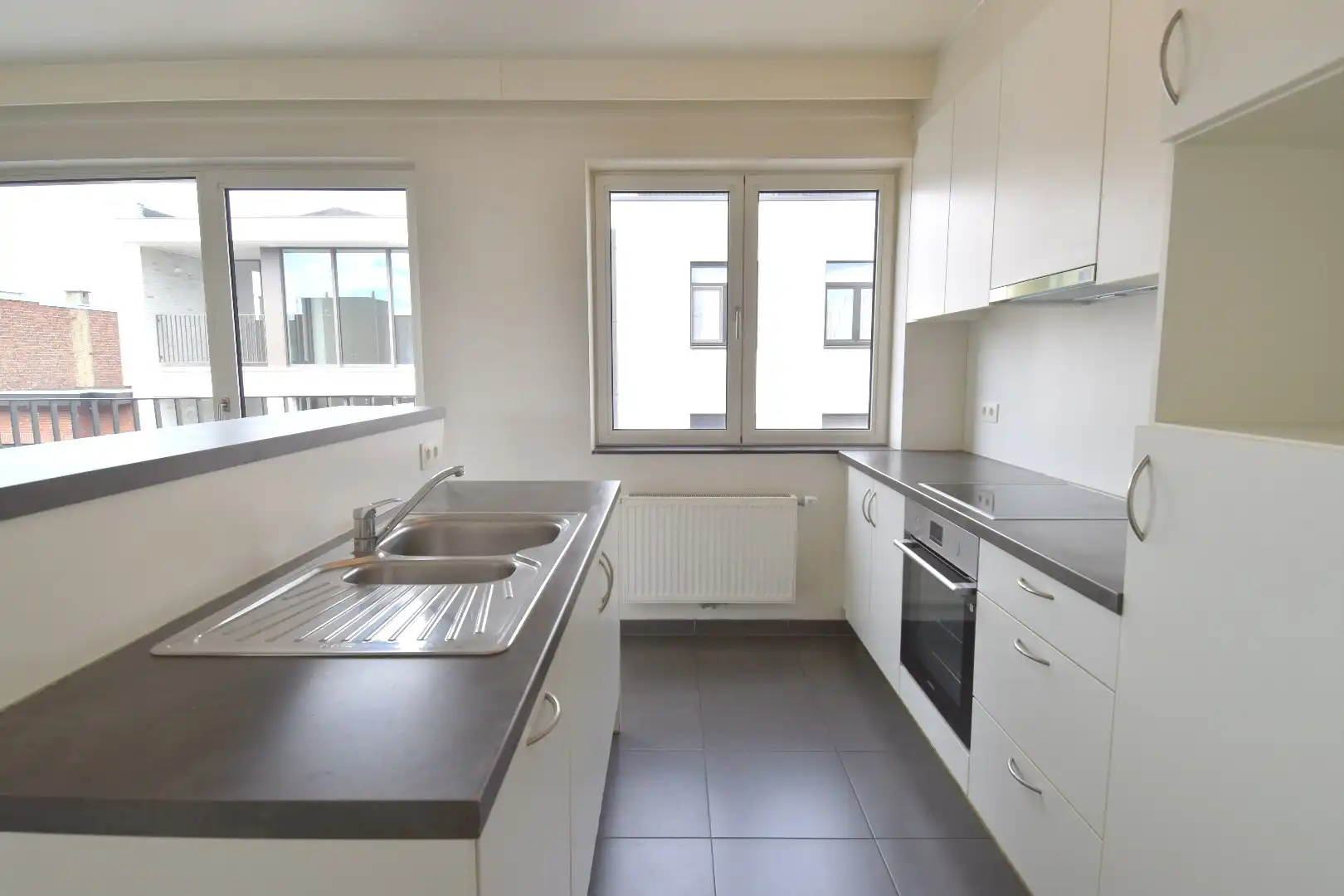 Instapklaar 2-slaapkamerappartement op toplocatie nabij het centrum van Kortrijk foto 5