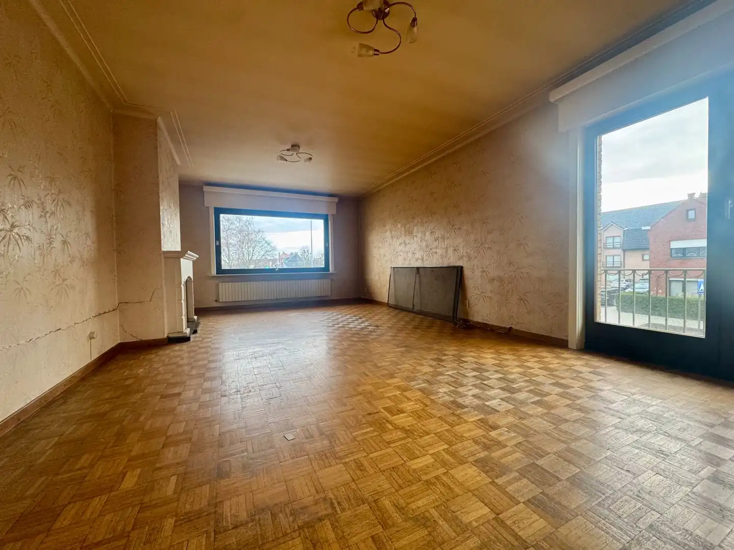 Te renoveren goed gelegen appartement. foto 4