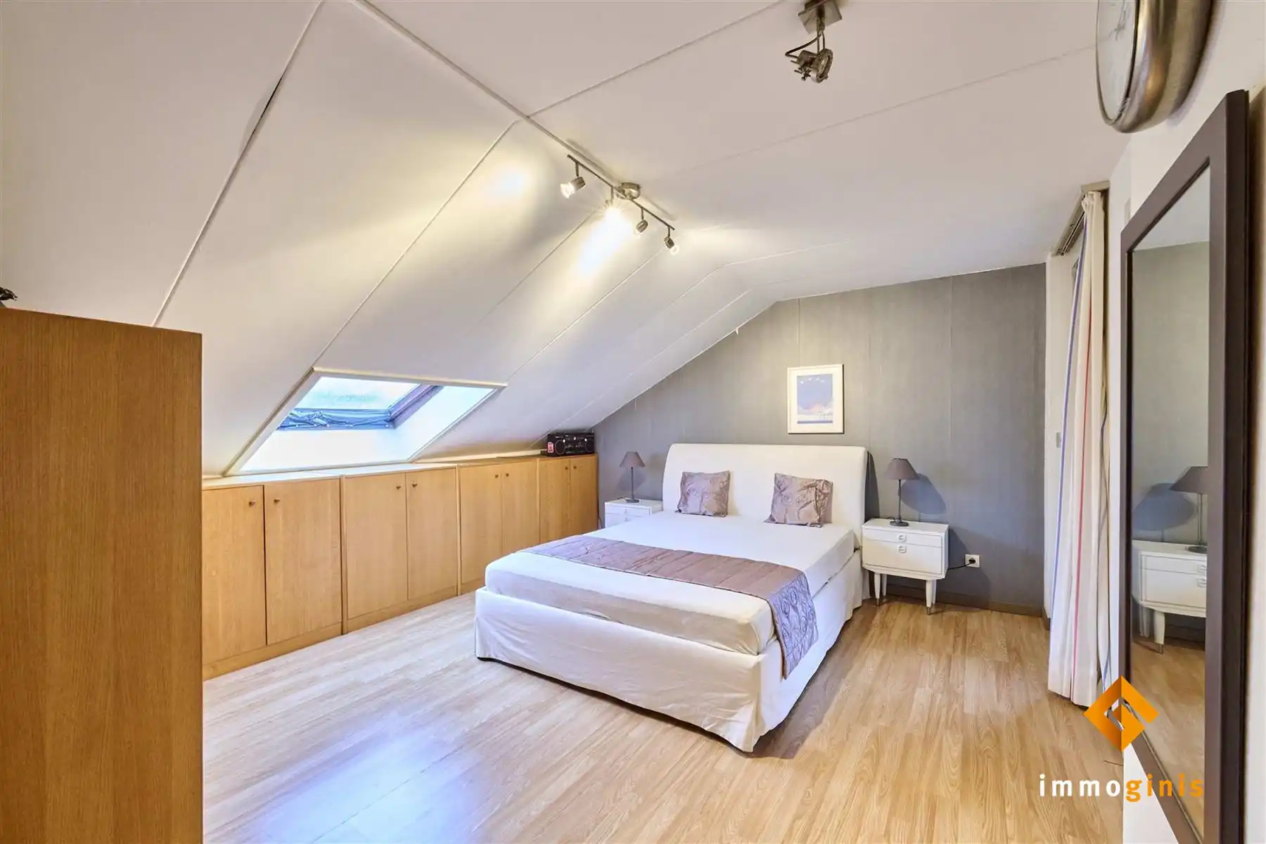 Zéér ruime woning op een mooi perceel van 17a82ca met 5 slaapkamers en uitbreidingsmogelijkheden op de eerste verdieping! foto 27