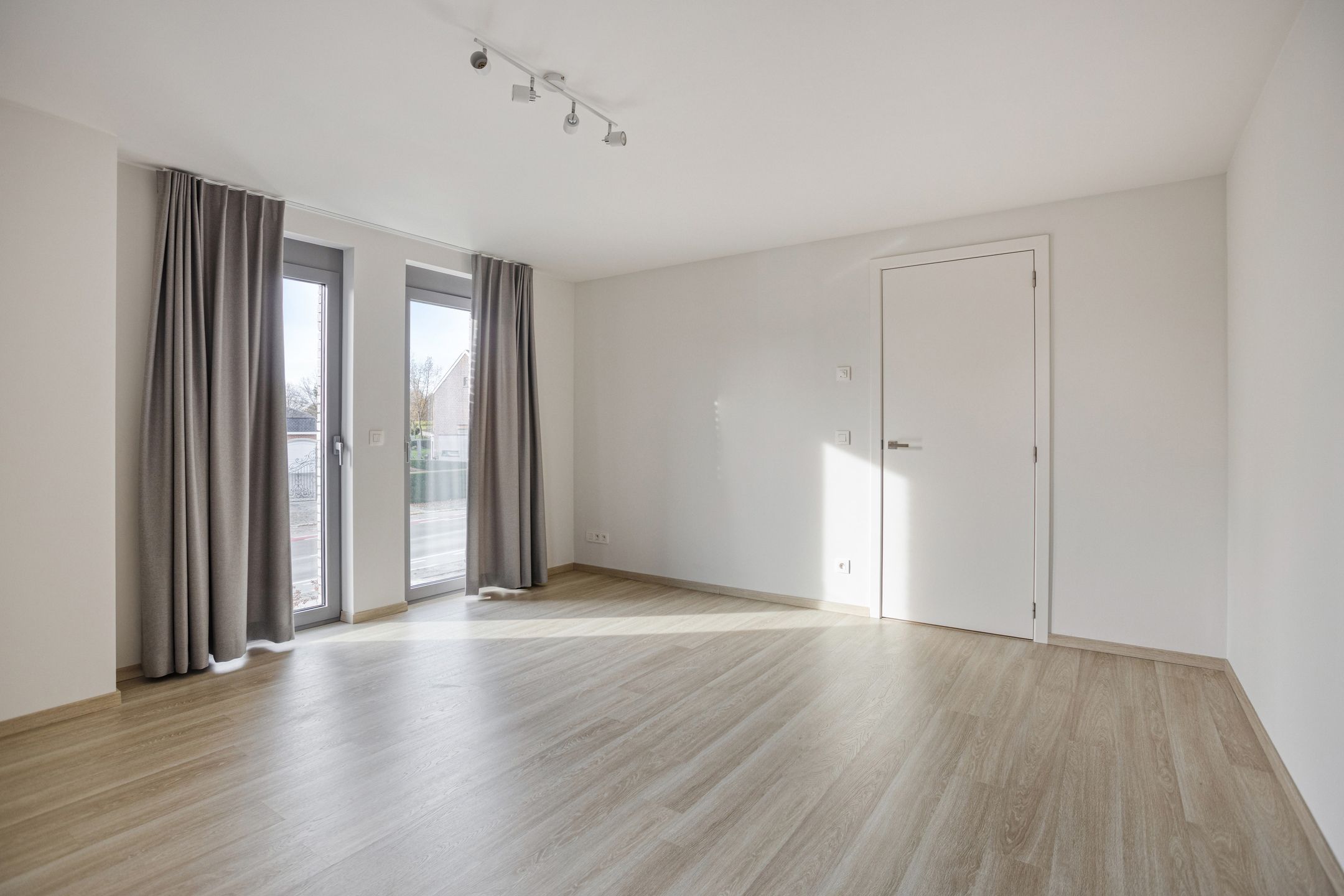 BEN woning met 4 slaapkamers, 2 badkamers, tuin & kelder foto 10