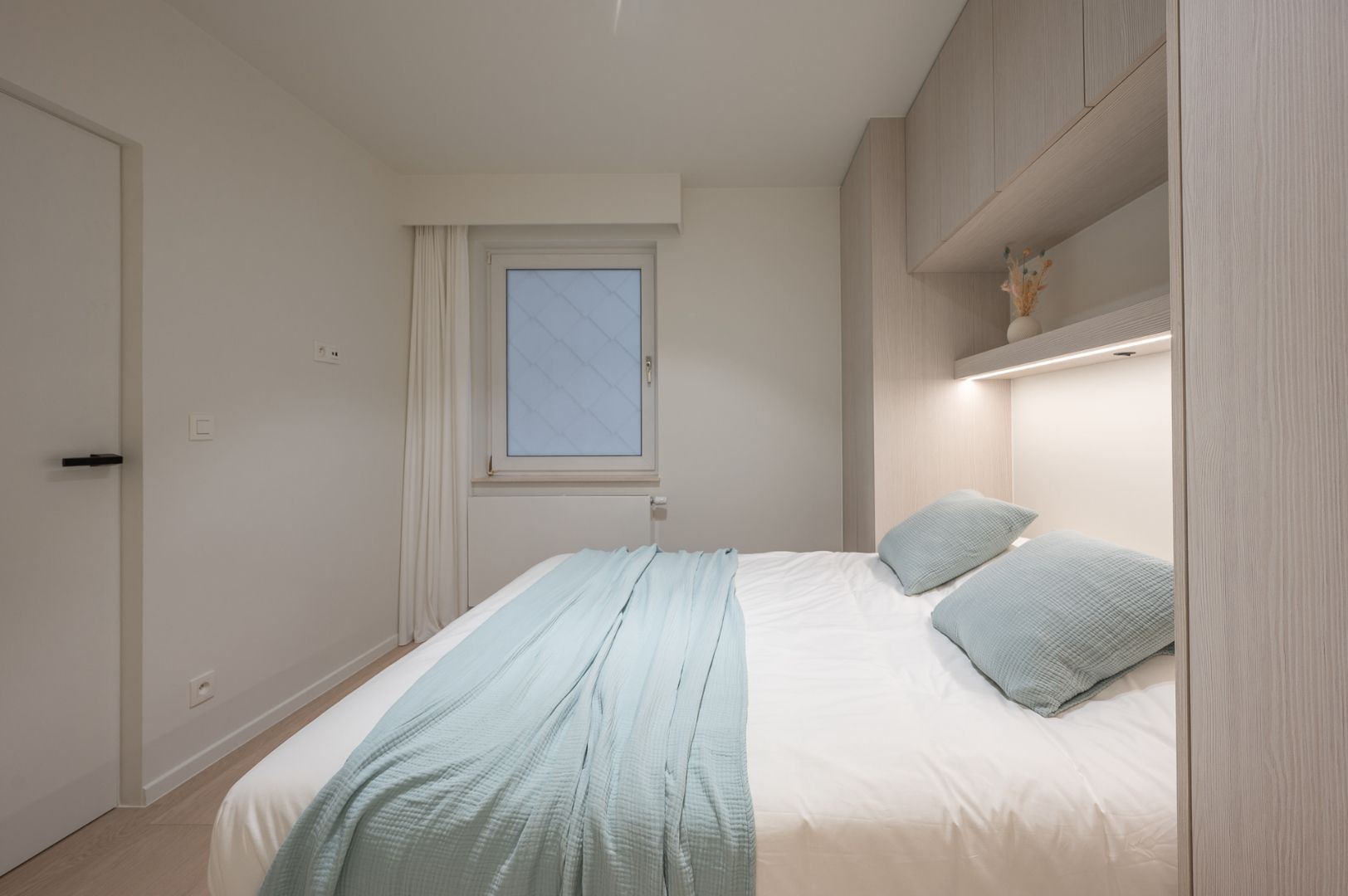 Luxueus gerenoveerd appartement met zijdelings zeezicht foto 13