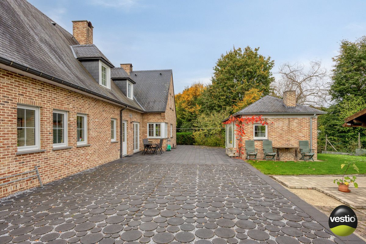 RUSTIG GELEGEN RUIME VILLA MET 5 SLK OP RIANT PERCEEL VAN 18A61CA IN STADSRAND TONGEREN. foto 43