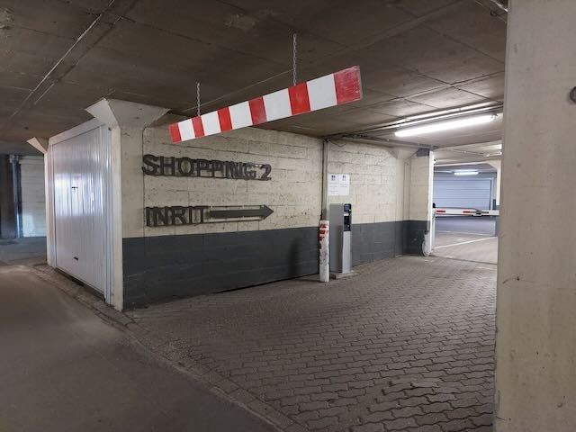 Genk - Rootenstraat 7  - Autostaanplaats onder Shopping 2 – Hartje Genk foto 2