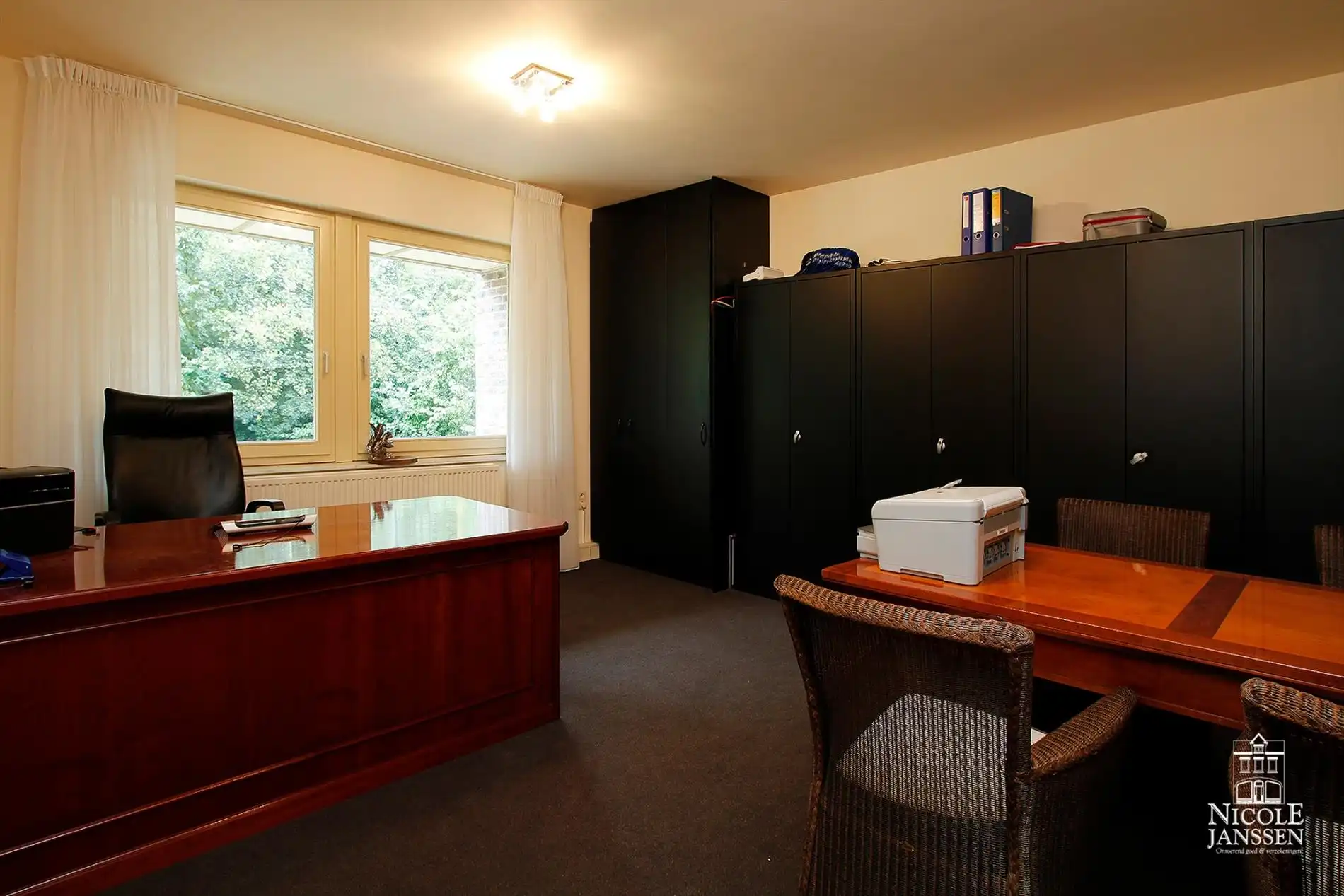 Gelijkvloerse kantoorruimte met diverse ruimtes foto 3