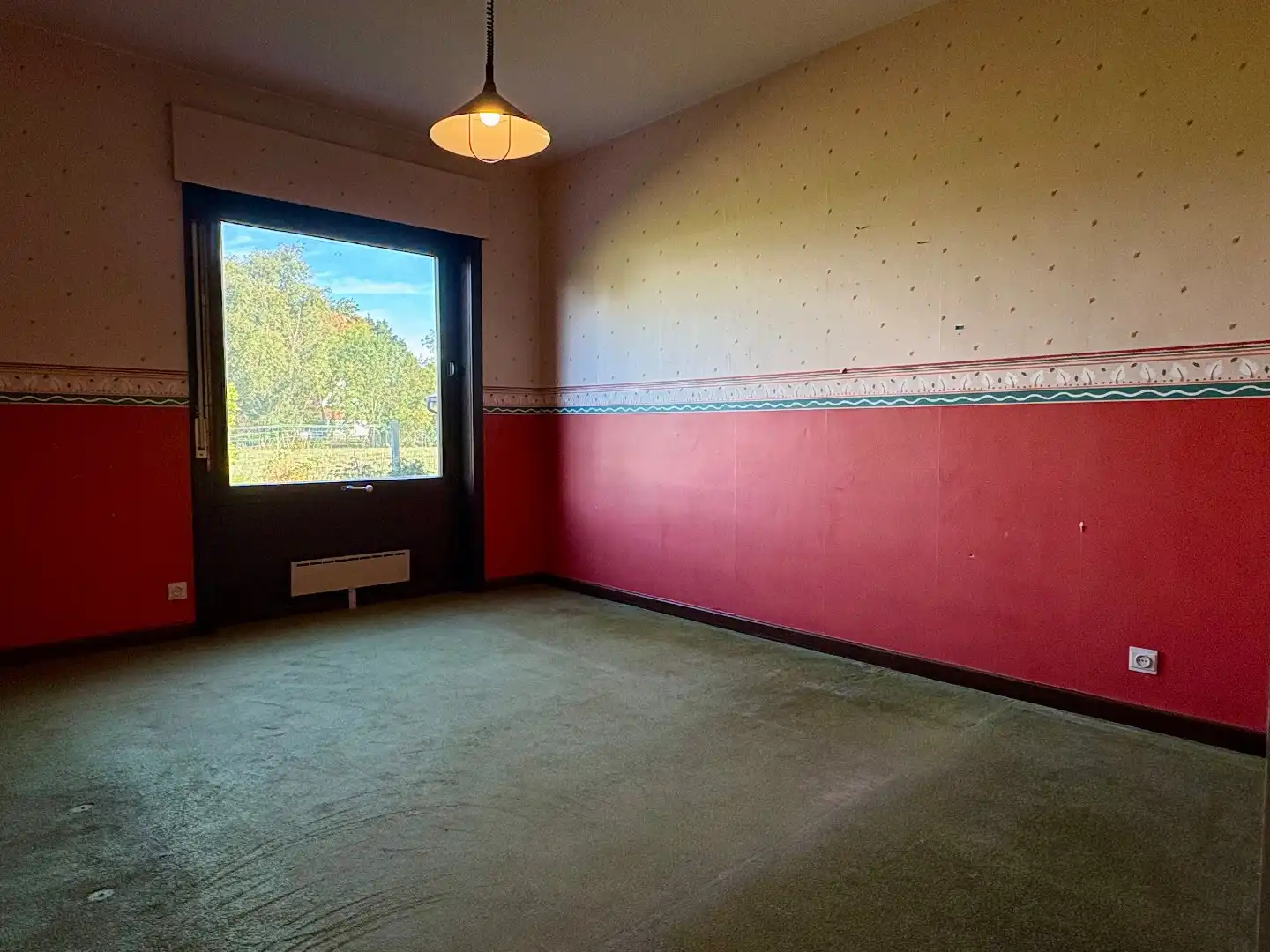 Ruime alleenstaande woning te koop met veel potentieel in Bissegem  foto 9