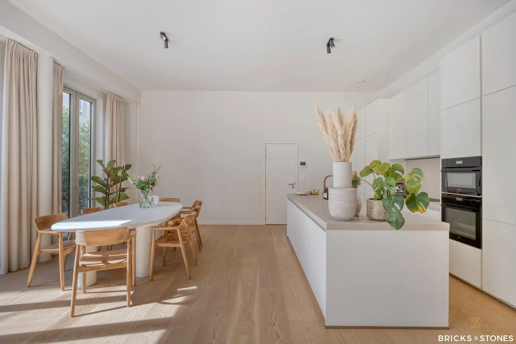 Verborgen parel: gelijkvloers appartement met terras foto 4