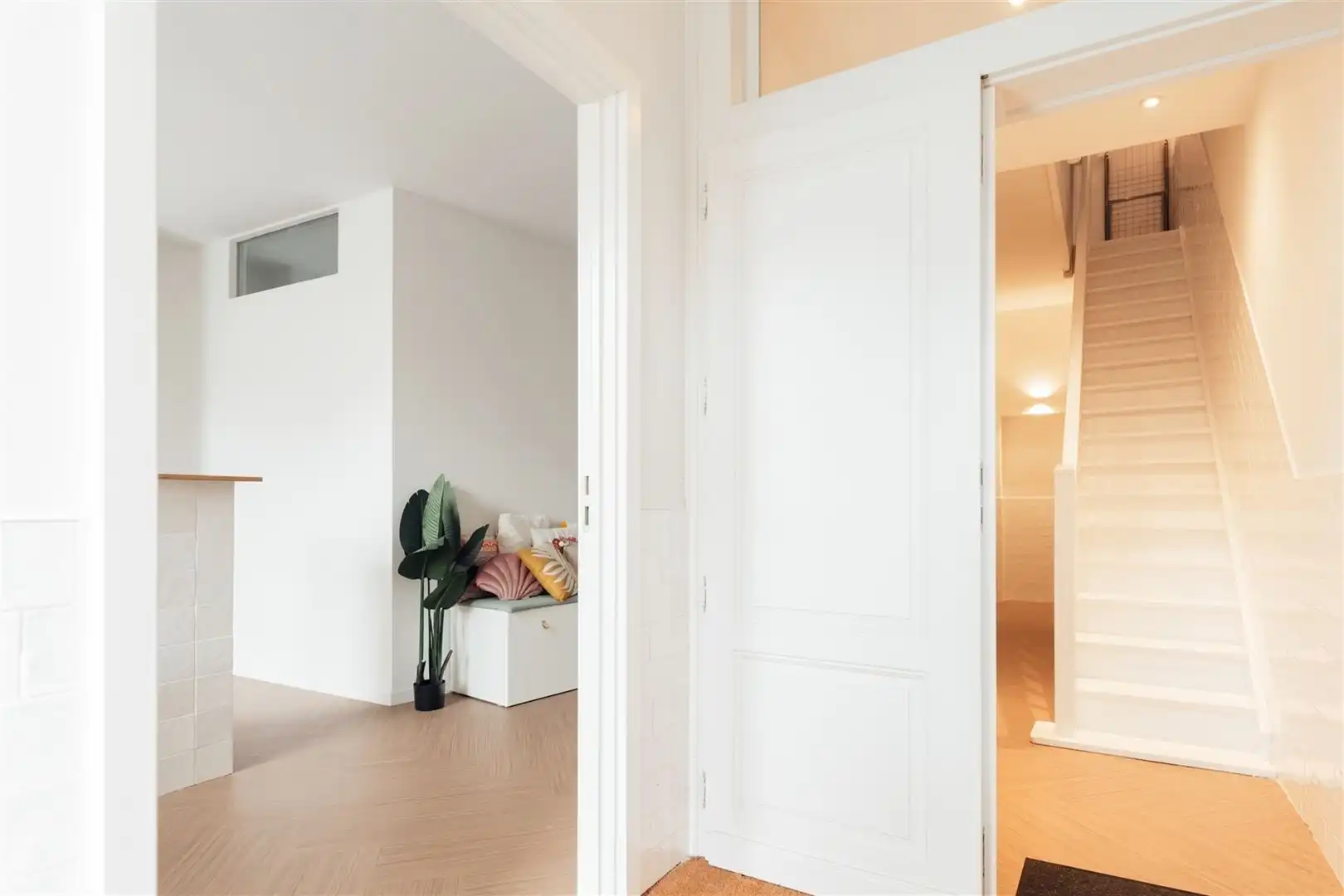 Opbrengsteigendom met praktijk en duplex appartement foto 13