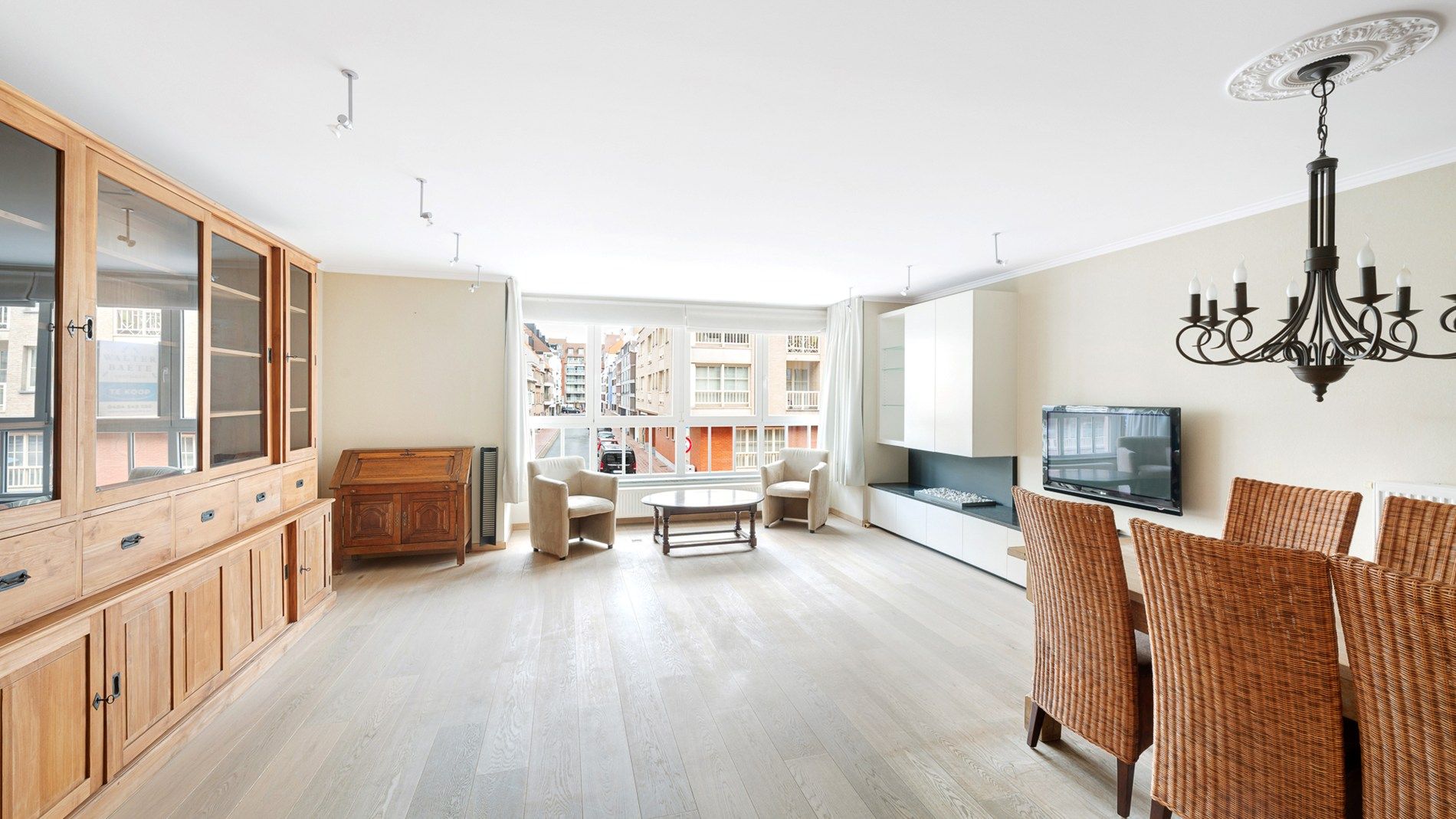 Ruim appartement (100m²) met zongericht terras foto 3