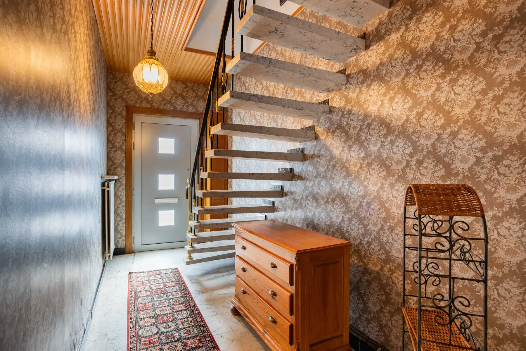 Leuke op te frissen woning aan de stadsrand! foto 2