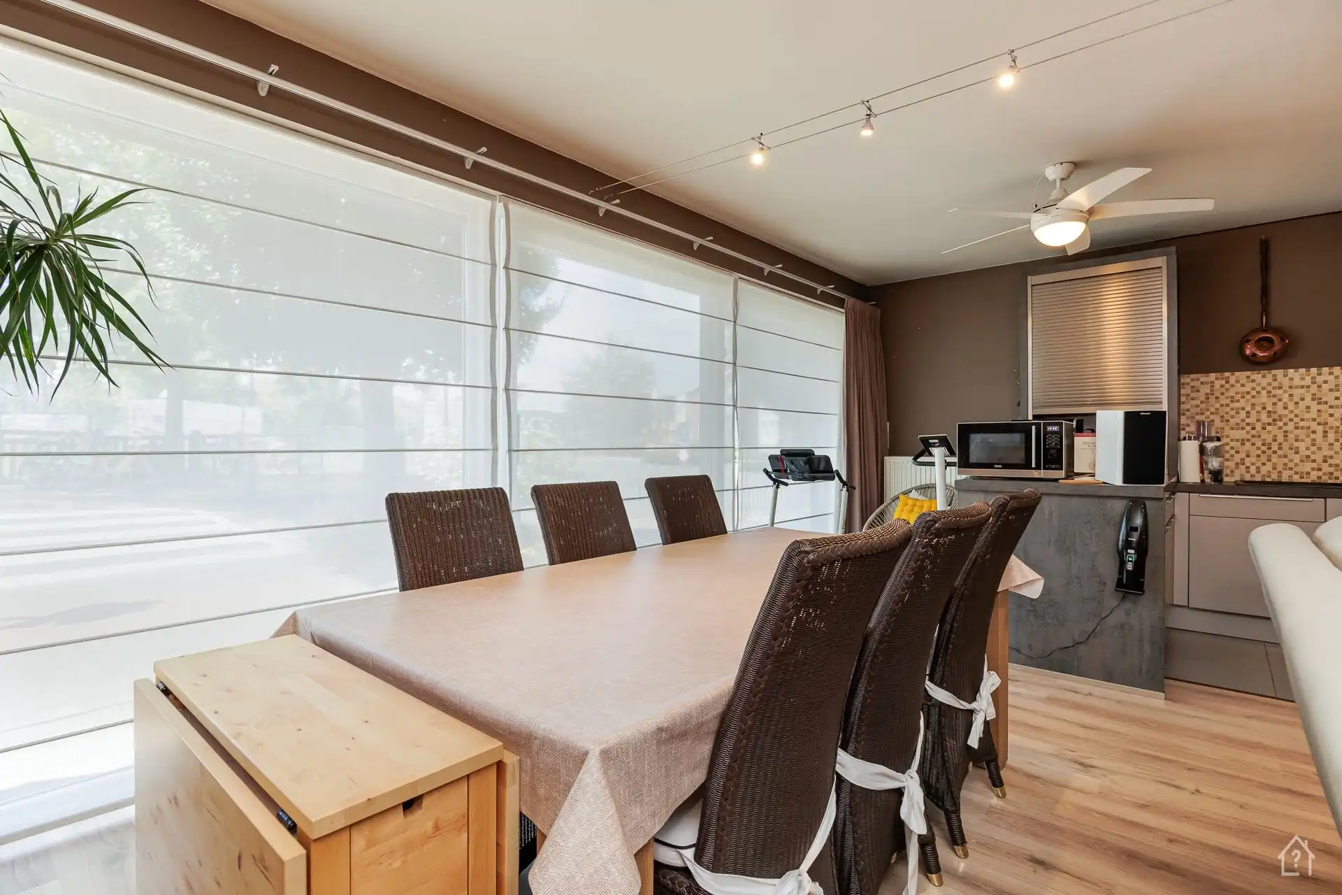 Gelijkvloers 3 Slaapkamer Appartement met parkeerplaats foto 7