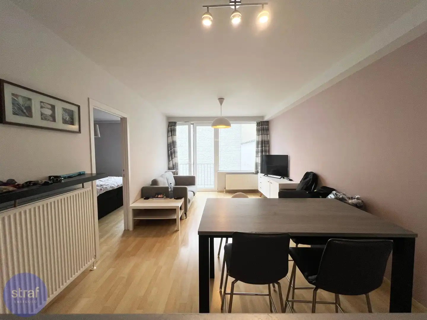 TE HUUR Energiezuining appartement in centrum Antwerpen met garage foto {{pictureIndex}}