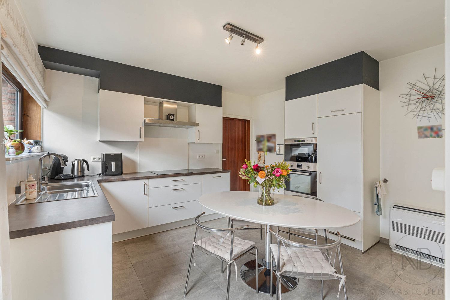 Ruime woning op zuidgericht perceel (17a54ca) in residentiële buurt te Bret (Genk)! foto 5