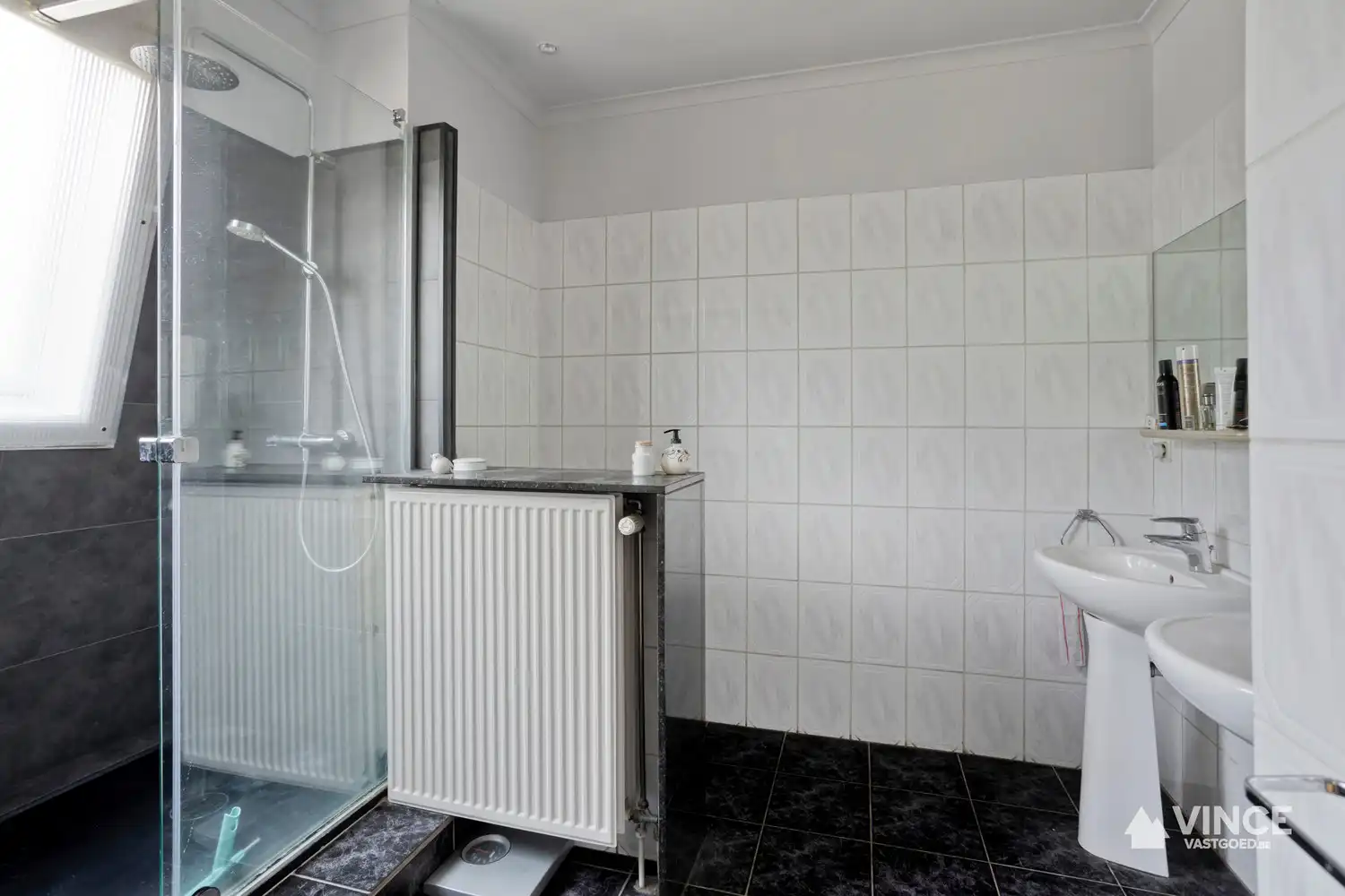 Instapklare, half-open woning met tuin in hartje Mariaburg foto 17