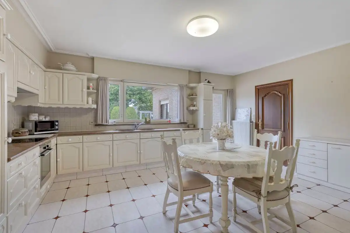 Top onderhouden villa op een rustige locatie in Moorsele foto 4