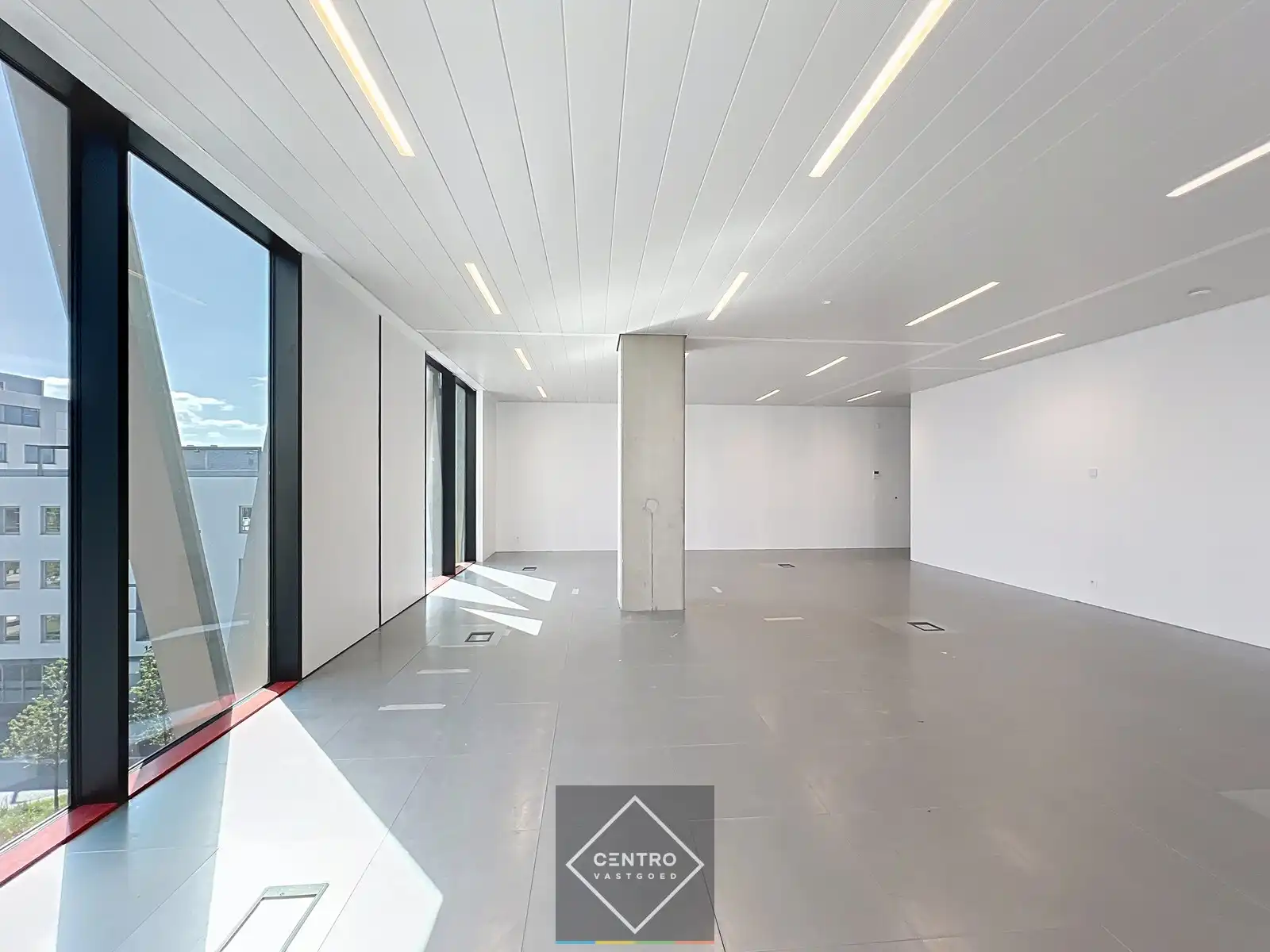 SCHERP GEPRIJSDE kantoorruimte (±240m²) met prachtige zichten in de Westwing Tower op de derde verdieping ! foto 11