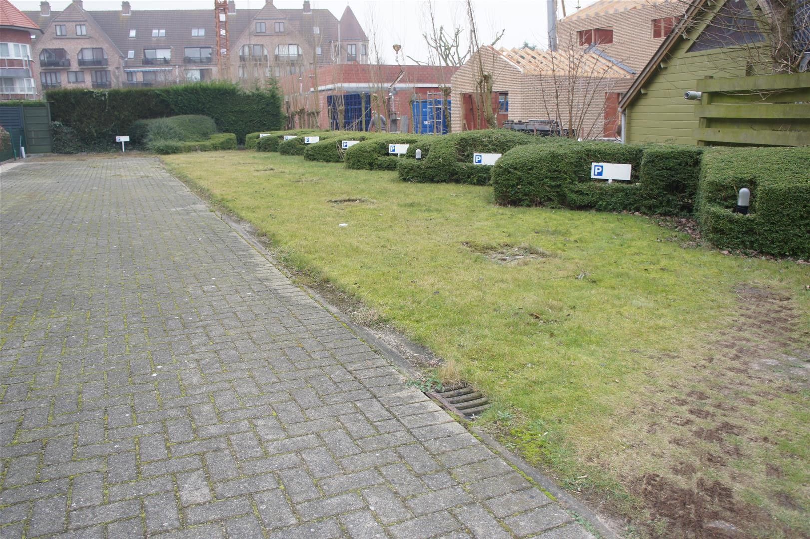 Diverse buitenstaanplaats(en) te koop vlakbij het centrum van De Haan. foto {{pictureIndex}}