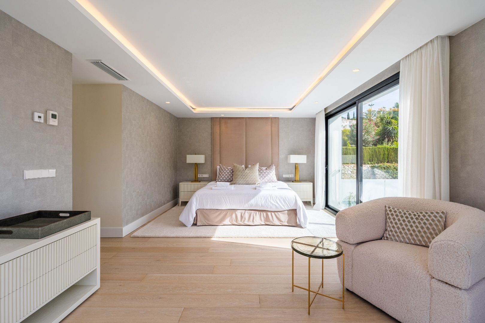 Uitmuntende mediterrane villa met modern interieur nabij El Paraiso, New Golden Mile of Estepona foto 5