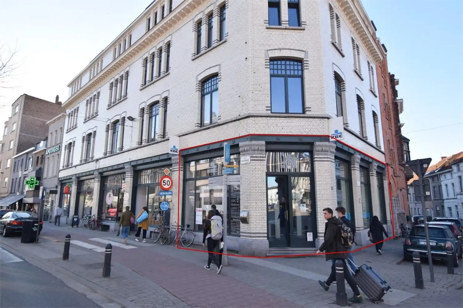 POLYVALENT HOEKPAND KORTRIJKSESTEENWEG GENT foto {{pictureIndex}}