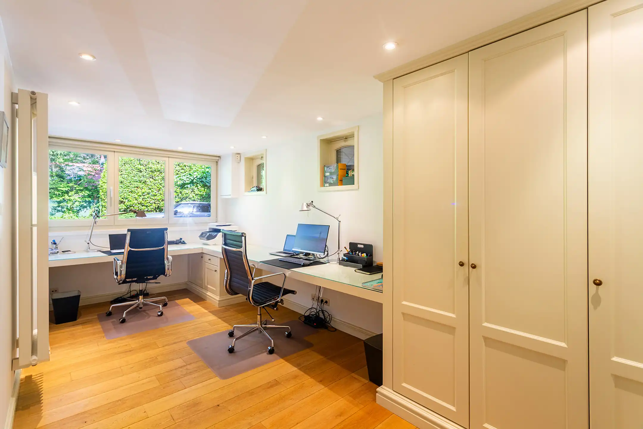 Charmante klasse-villa met rieten dak in bosrijke omgeving foto 26