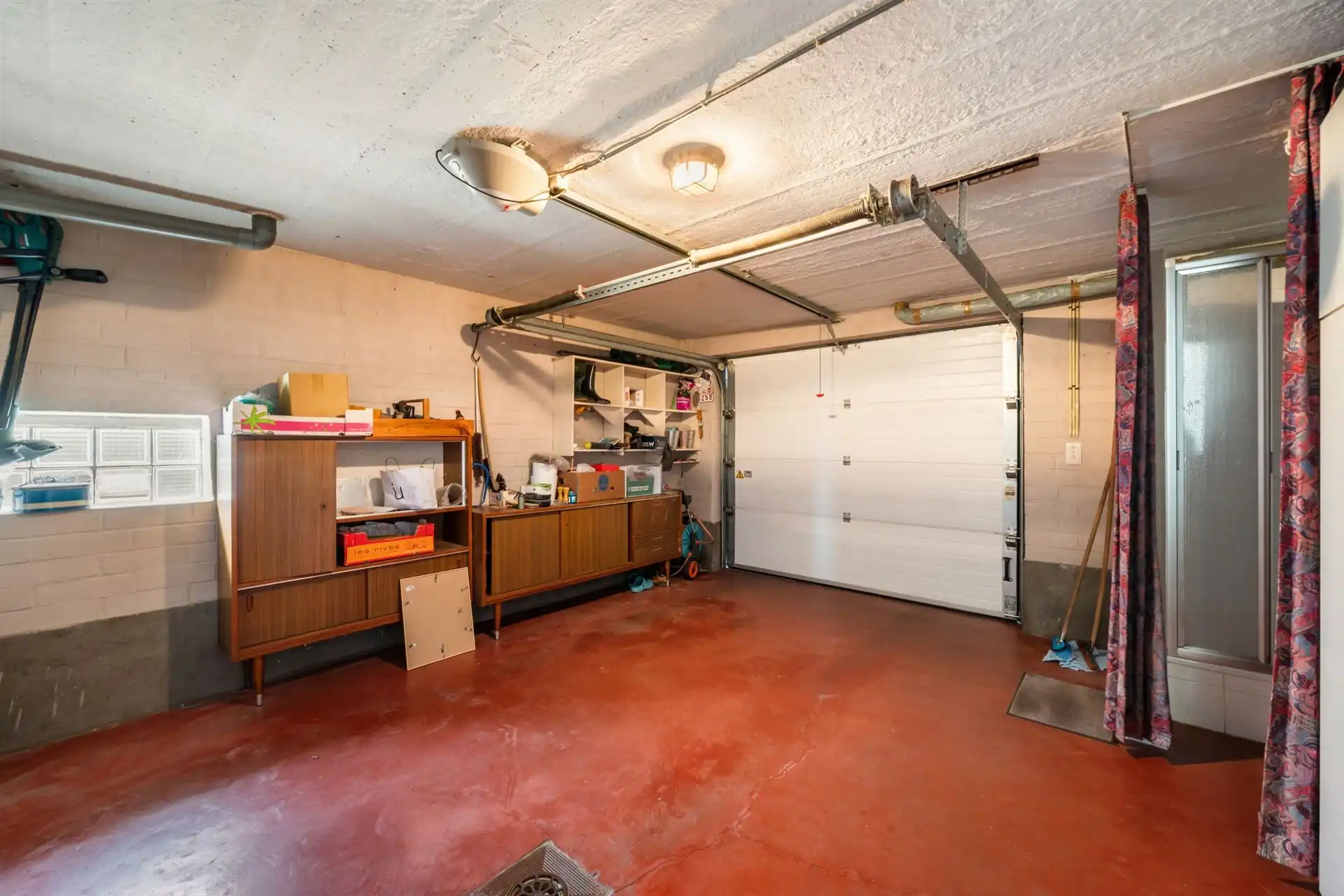 Degelijke woning (onderkelderd) + aparte garage en tuin.  foto 22