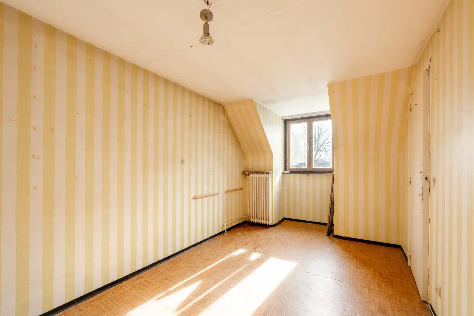 Te renoveren woning met tal van potentieel in centrum Aarsele foto 20