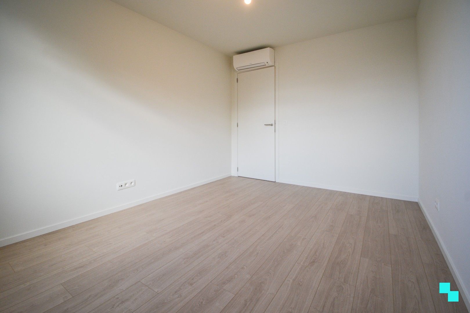 Volleidg afgewerkte nieuwbouwwoning met carport te Sleihage foto 14