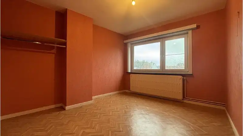 Comfortabele 3-slaapkamerwoning met tuin + zeer ruime GARAGE te koop in Brugge foto 12