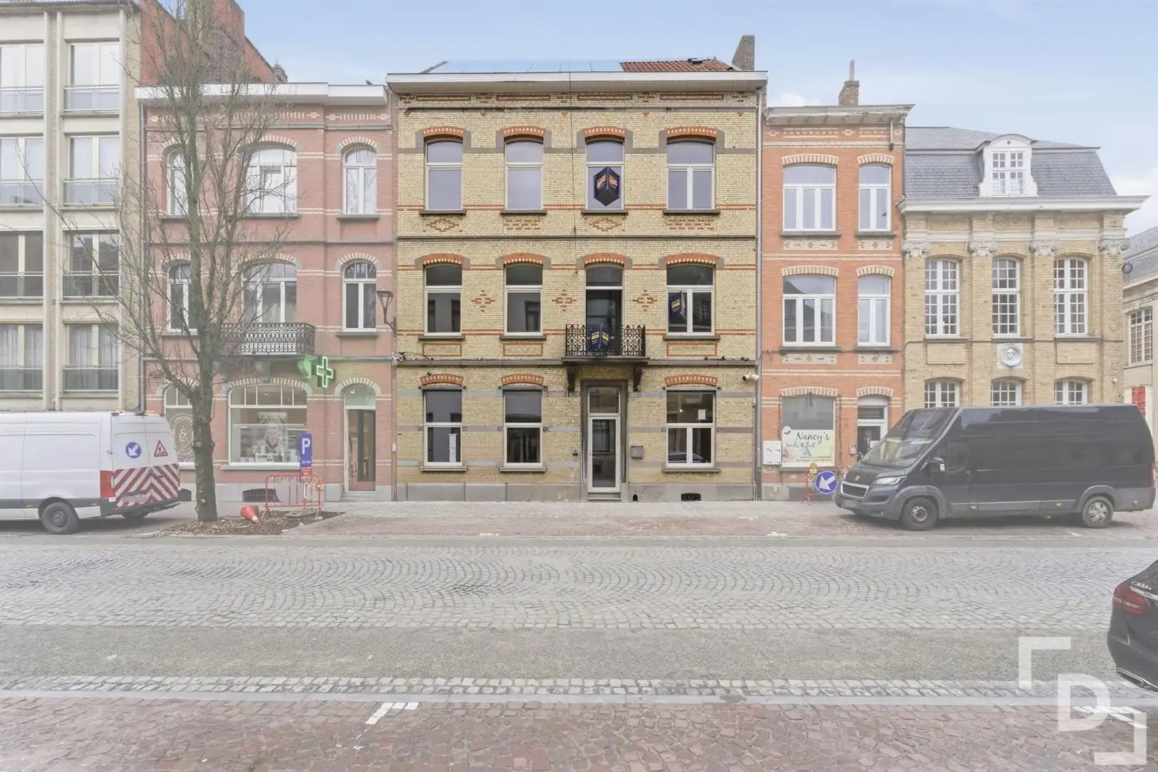 Nieuwbouwappartement met 2 terrassen te koop in centrum Ieper. foto 19